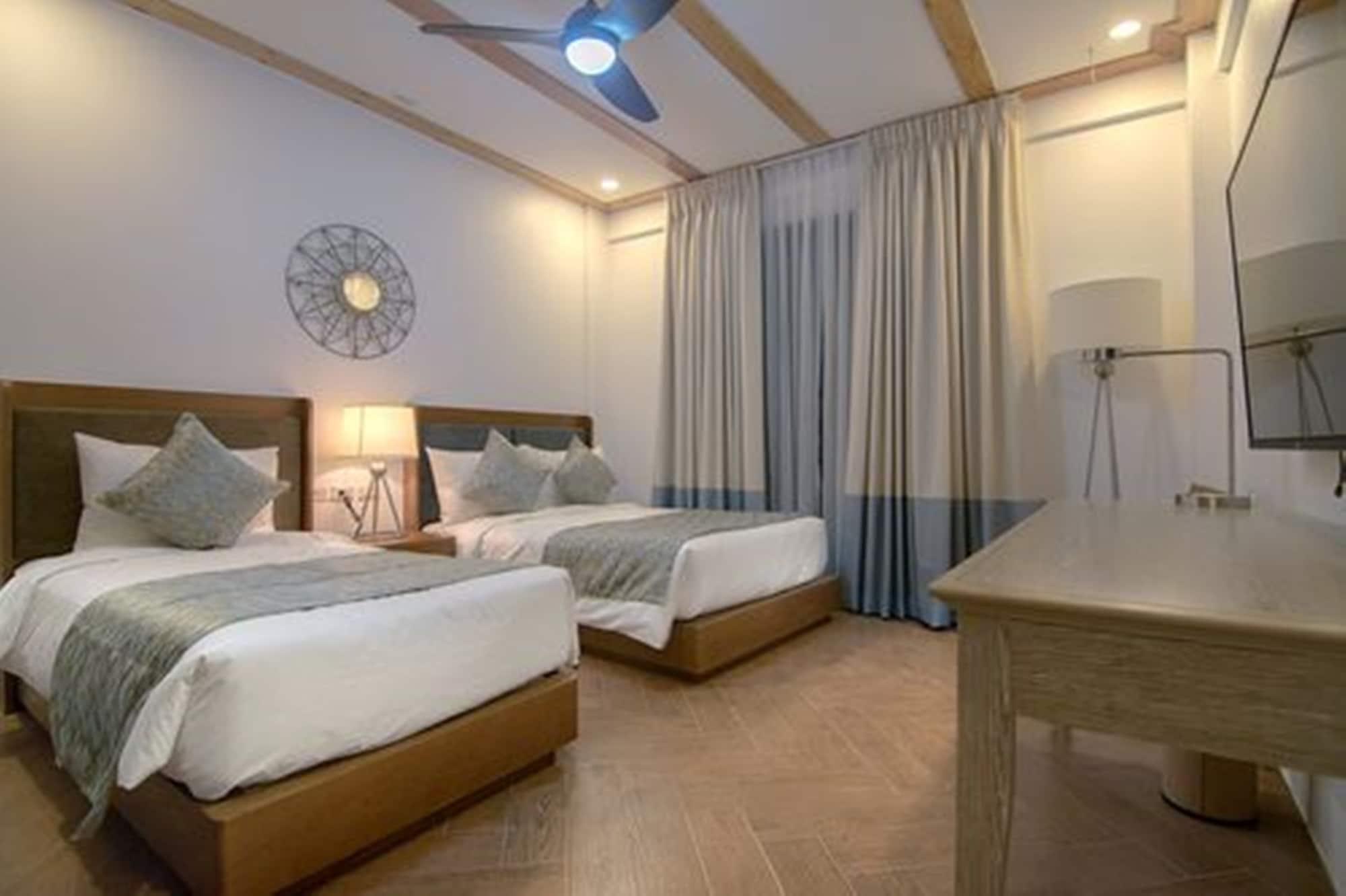Thunderbird Resorts - Rizal Binangonan Luaran gambar