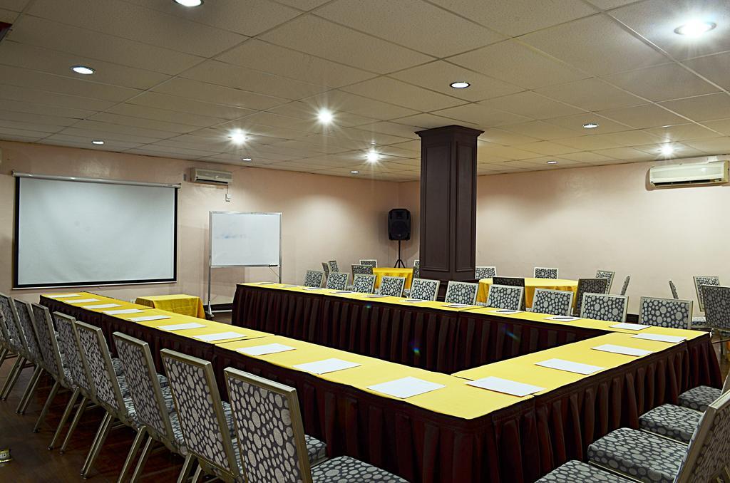 Thunderbird Resorts - Rizal Binangonan Luaran gambar