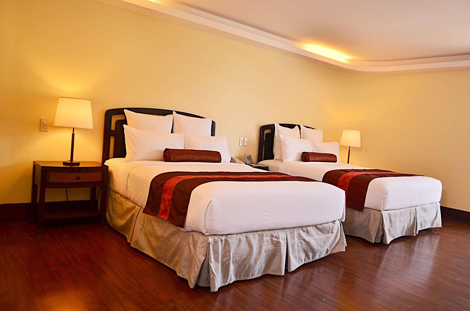 Thunderbird Resorts - Rizal Binangonan Luaran gambar